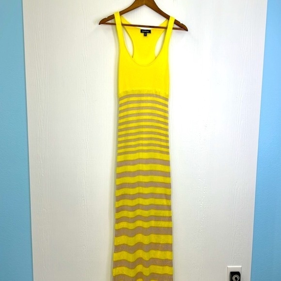 Bebe - Yellow And Tan Stripe Sleeveless Racerback Maxi Dress Size Medium